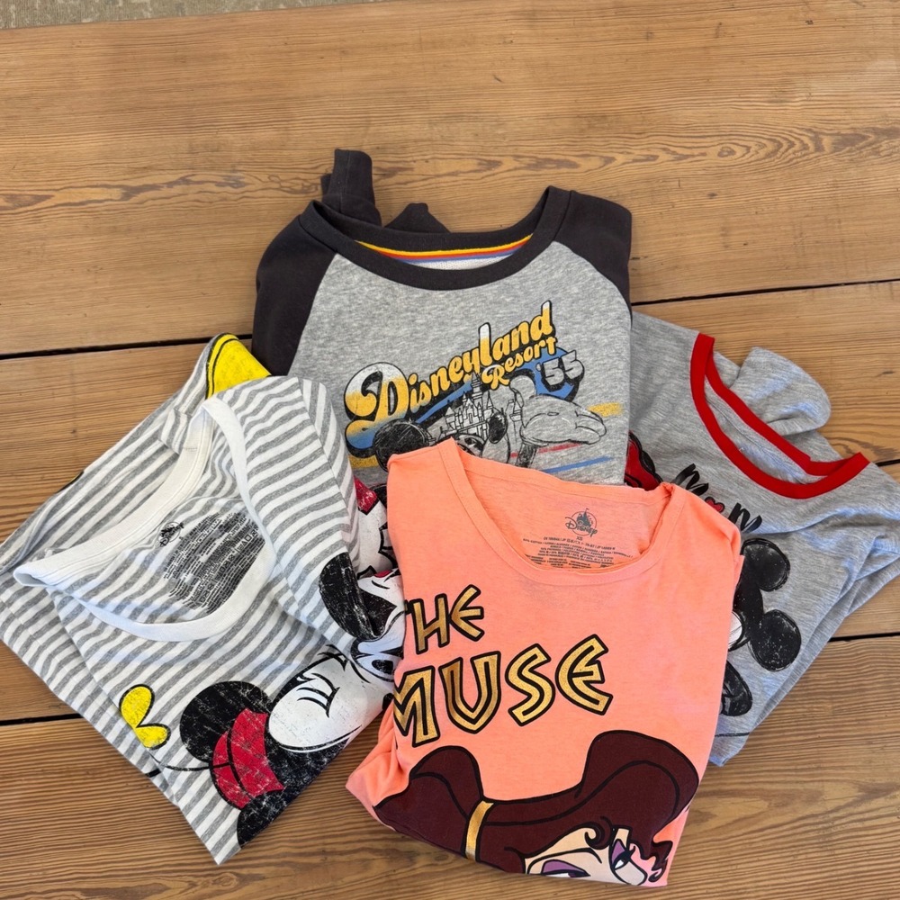 Bundle Lot of 4 Disney Shirts Women Mickey‎ Minnie